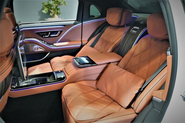 Mercedes-Benz S 680 4Matic Maybach 450 kW image number 13