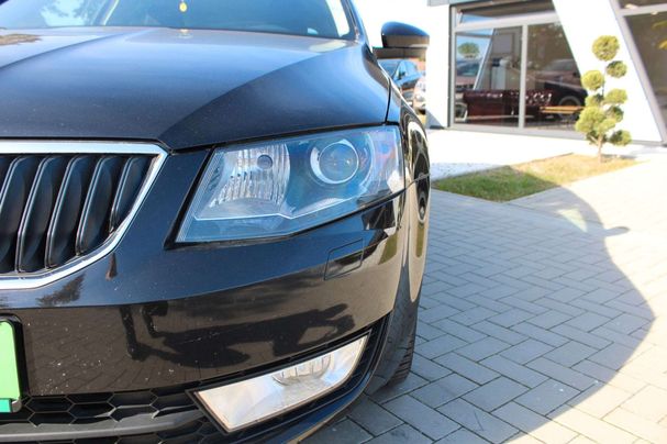 Skoda Octavia Combi Edition 110 kW image number 4