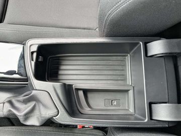 Car image 33