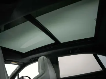 Car image 43