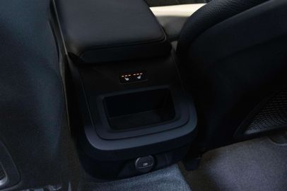 Car image 38