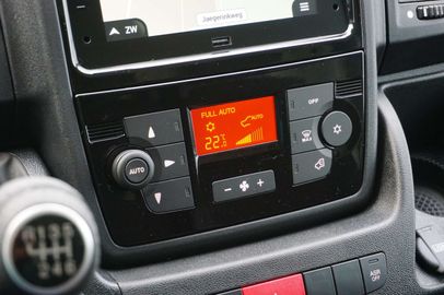 Car image 33