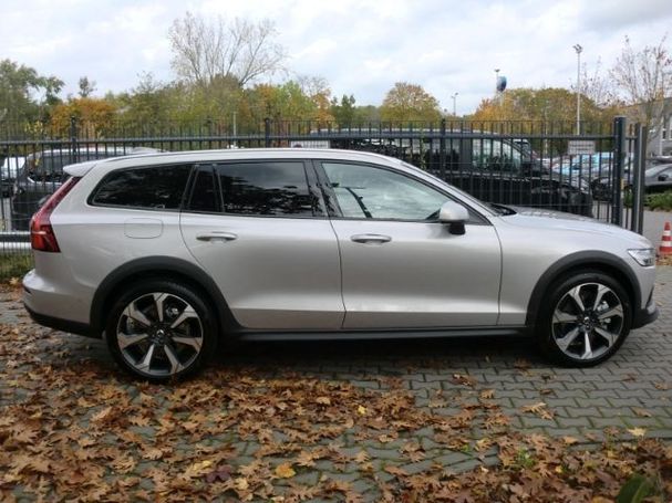 Volvo V60 Cross Country AWD B5 184 kW image number 5