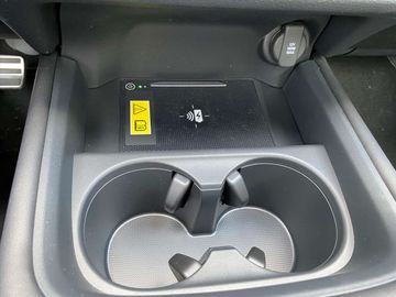 Car image 30