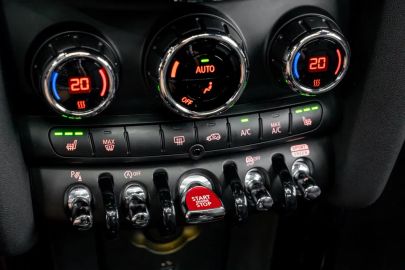 Car image 37