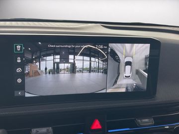 Car image 24