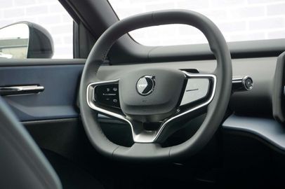 Car image 24