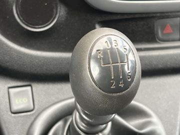 Car image 30