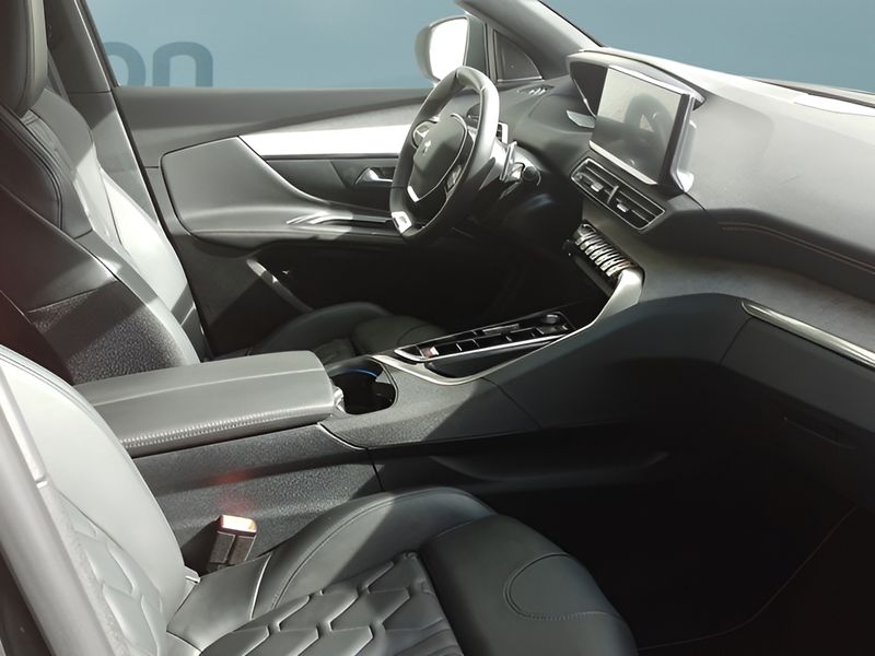 Peugeot 5008 GT Hybrid