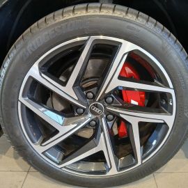 Car image 20