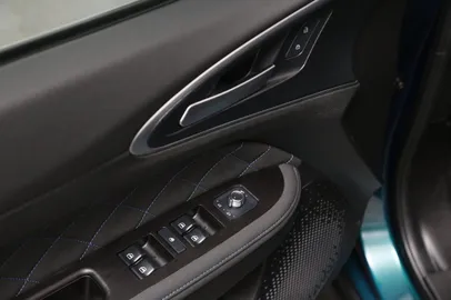 Car image 25