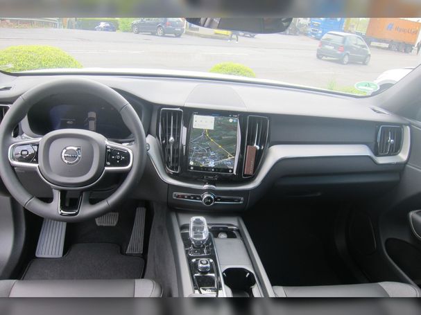 Volvo XC60 B4 AWD Plus 145 kW image number 11