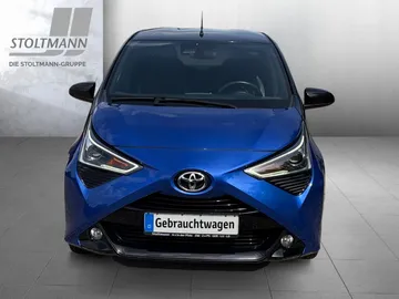 Car image 2