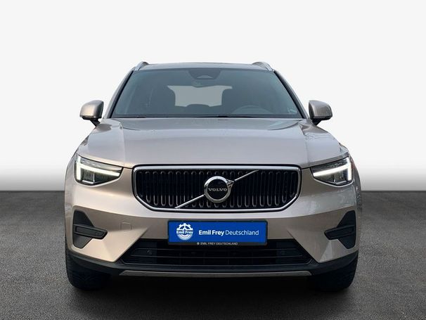 Volvo XC40 B3 Core DKG 120 kW image number 2