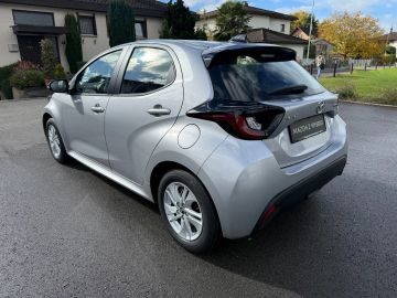 Car image 4