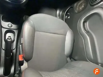 Car image 30