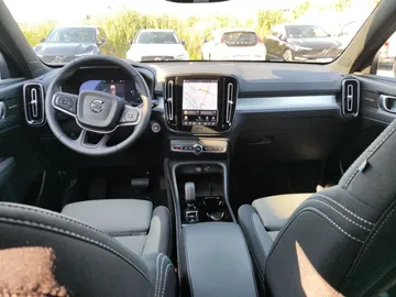 Car image 27