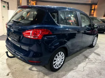 Car image 27