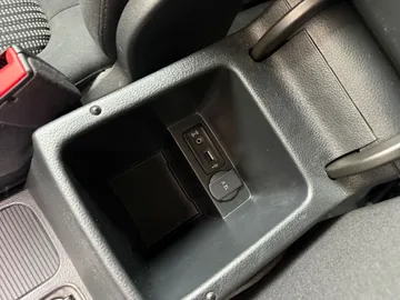 Car image 25