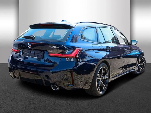 BMW 330 e Touring xDrive 215 kW image number 2