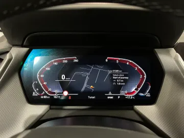 Car image 27