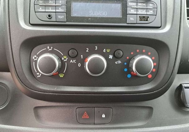 Renault Trafic Energy dCi 145 Spaceclass 107 kW image number 24