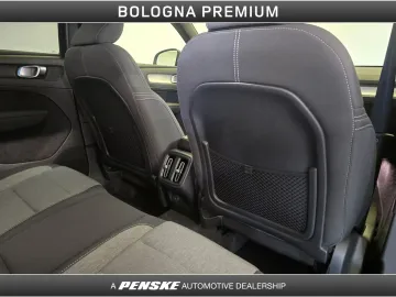 Car image 38