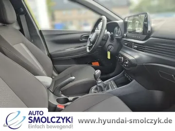 Car image 14