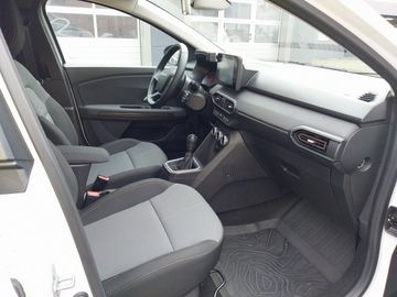 Car image 15