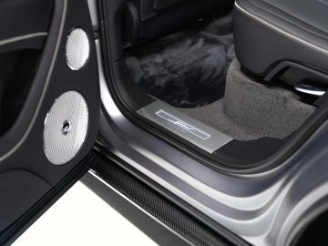 Car image 33