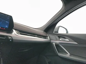 Car image 34