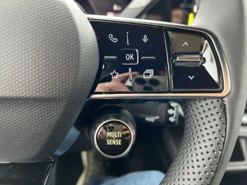 Car image 33