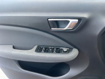 Car image 27