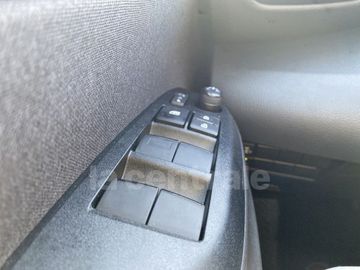 Car image 38