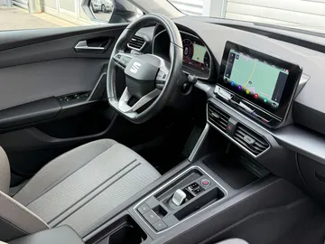 Car image 30