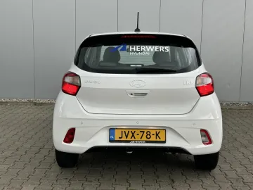 Car image 29