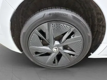 Car image 38