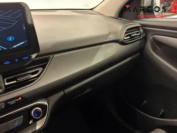 Car image 34