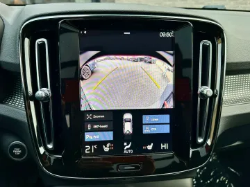 Car image 30