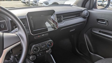 Car image 14