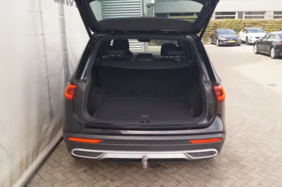 Car image 35