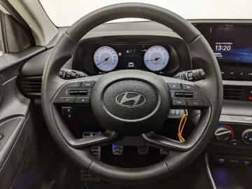 Car image 30