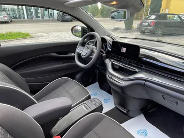 Car image 26