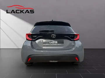 Car image 4