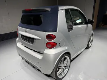 Car image 30