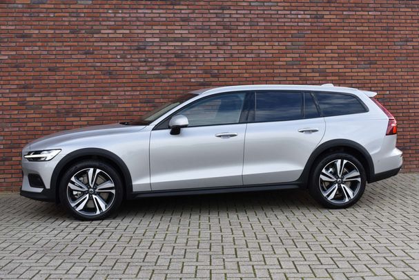 Volvo V60 Cross Country AWD B5 185 kW image number 19