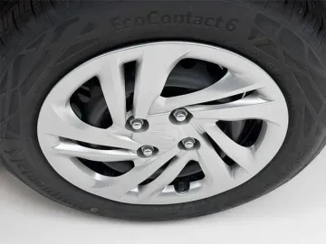 Car image 22