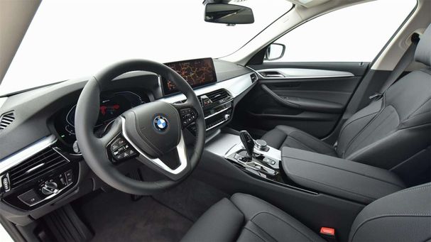 BMW 530 Touring xDrive 215 kW image number 6