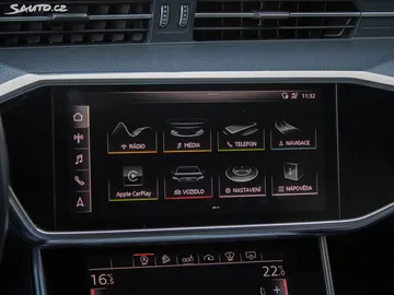 Car image 30