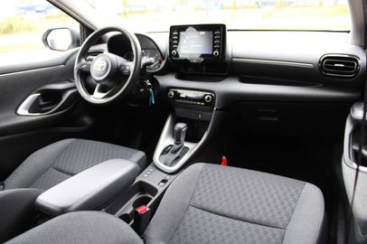 Car image 10